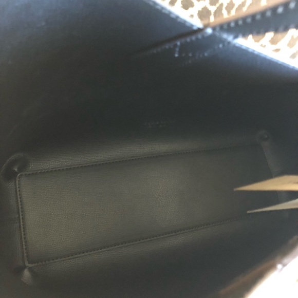 Burberry Tote Sold Out at Stores -Authentic - Picture 4 of 6